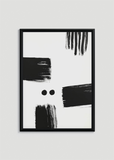 Plakat w drewnianej czarnej ramce: Abstrakcyjne czarne pociągnięcia pędzla