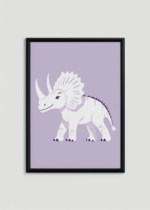 Plakat w drewnianej czarnej ramce: przyjazny triceratops dinozaur fioletowy do pokoju dziecięcego