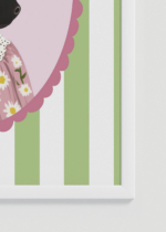 Zbliżenie na detale plakatu oprawionego w drewnianą białą ramkę od Plakatello®: zebra vintage pastelowy do pokoju dziecięcego