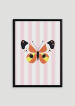 Plakat w drewnianej czarnej ramce: motyl na pastelowym tle w paski  do pokoju dziecięcego