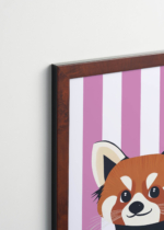 Plakat oprawiony w drewnianą brązową ramkę Vintage Italia: czerwona panda na tle w paski boho do pokoju dziecięcego