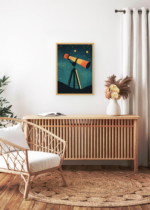 Aranżacja wnętrza, na ścianie wisi plakat w ramce: astronomiczny teleskop wśród gwiazd do pokoju dziecięcego