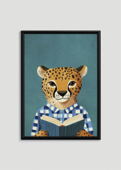 Plakat w drewnianej czarnej ramce: do pokoju dziecięcego gepard czytający książkę skandynawski