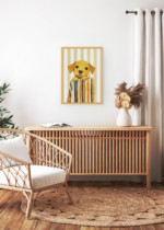 Aranżacja wnętrza, na ścianie wisi plakat w ramce: szczeniak golden retriever vintage do pokoju dziecięcego