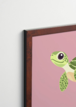 Plakat oprawiony w drewnianą brązową ramkę Vintage Italia: żółw morski na różowym tle dziecięcy