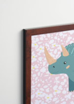 Plakat oprawiony w drewnianą brązową ramkę Vintage Italia: dinozaur triceratops retro do pokoju dziecięcego