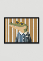 Plakat w drewnianej czarnej ramce: do pokoju dziecięcego uśmiechnięty krokodyl w okularach vintage retro