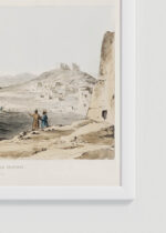 Zbliżenie na detale plakatu oprawionego w drewnianą białą ramkę od Plakatello®: Miasto Bakkus Egipt Giovanni Battista Belzoni