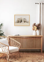 Aranżacja wnętrza, na ścianie wisi plakat w ramce: Świątynia Kom Ombo David Roberts Egipt akwarela