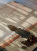 Zbliżenie na detale plakatu: Kolosy Memnona David Roberts Egipt antyczny