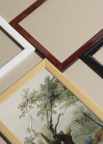 Zbliżenie na detale plakatu oprawionego w drewnianą białą ramkę od Plakatello®: Egipt i Nubia David Roberts orientalne drzewo