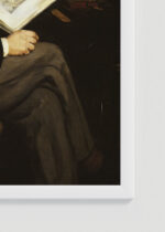 Zbliżenie na detale plakatu oprawionego w drewnianą białą ramkę od Plakatello®: Portret Émile Zoli Édouard Manet 1868 reprodukcja