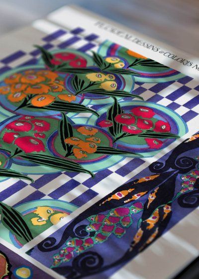 Zbliżenie na detale plakatu: Séguy Floréal motywy floralne art nouveau vintage