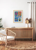 Aranżacja wnętrza, na ścianie wisi plakat w ramce: Eugène Séguy Art Déco francuskie wzory floralne