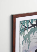 Aranżacja wnętrza, na ścianie wisi plakat w ramce: L'amant Poète Et ego in Arcadia George Barbier art déco