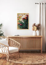 Aranżacja wnętrza, na ścianie wisi plakat w ramce: chryzantemy Gustave Caillebotte jesienne kwiaty