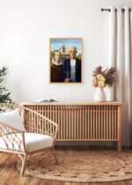 Aranżacja wnętrza, na ścianie wisi plakat w ramce: American Gothic Grant Wood słynny obraz USA
