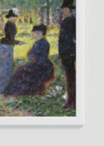 Zbliżenie na detale plakatu oprawionego w drewnianą białą ramkę od Plakatello®: Georges Seurat pointylizm wiejski krajobraz vintage