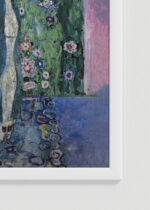 Zbliżenie na detale plakatu oprawionego w drewnianą białą ramkę od Plakatello®: Adele Bloch-Bauer II Gustav Klimt reprodukcja