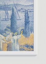 Zbliżenie na detale plakatu oprawionego w drewnianą białą ramkę od Plakatello®: Henri-Edmond Cross pointylizm Morze Śródziemne