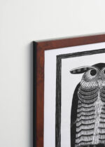 Plakat oprawiony w drewnianą brązową ramkę Vintage Italia: sowa drzeworyt Samuel Jessurun de Mesquita vintage