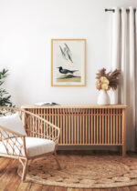 Aranżacja wnętrza, na ścianie wisi plakat w ramce: Czarna Rybitwa John James Audubon ptaki