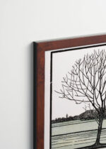 Plakat oprawiony w drewnianą brązową ramkę Vintage Italia: drzewo nad wodą Julie de Graag drzeworyt 1919