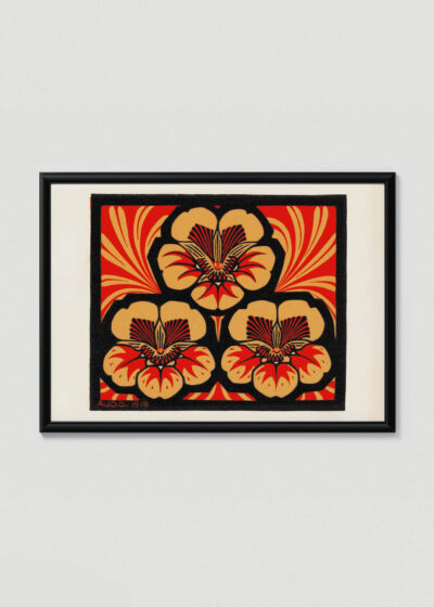 Plakat w drewnianej czarnej ramce: kwiaty hibiskusa Julie de Graag 1919 secesja