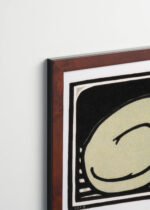 Plakat oprawiony w drewnianą brązową ramkę Vintage Italia: czarno-biały śpiący kot 1918 Julie de Graag