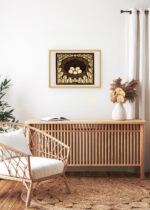 Aranżacja wnętrza, na ścianie wisi plakat w ramce: ptasie gniazdo Julie de Graag drzeworyt vintage