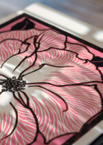 Zbliżenie na detale plakatu: kwiat Julie de Graag 1918 różowy vintage retro