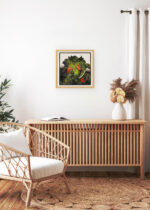 Aranżacja wnętrza, na ścianie wisi plakat w ramce: kapusta i ślimaki Julie de Graag Art Nouveau vintage
