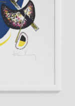 Zbliżenie na detale plakatu oprawionego w drewnianą białą ramkę od Plakatello®: Wassily Kandinsky Małe Światy II (Kleine Welten II) 1922 abstrakcja