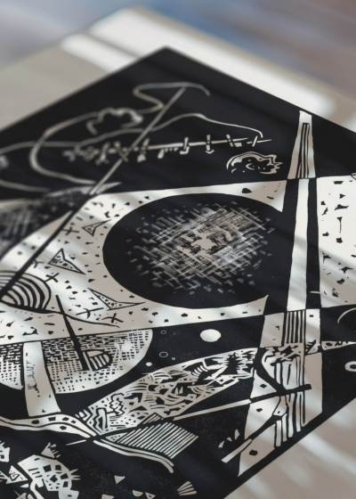 Zbliżenie na detale plakatu: Kandinsky Małe Światy VI (Kleine Welten VI) abstrakcja czarno-biała