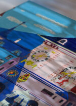 Zbliżenie na detale plakatu: Kirchner Berno z dzwonnicą ekspresjonizm niemiecki Die Brücke