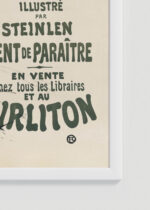 Zbliżenie na detale plakatu oprawionego w drewnianą białą ramkę od Plakatello®: Henri de Toulouse-Lautrec zapowiedź powieści Aristide Bruant