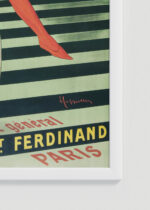 Zbliżenie na detale plakatu oprawionego w drewnianą białą ramkę od Plakatello®: Czerwony Diabełek Leonetto Cappiello 1906