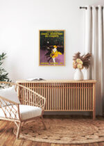 Aranżacja wnętrza, na ścianie wisi plakat w ramce: Leonetto Cappiello tańcząca para Bordeaux 1907