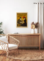 Aranżacja wnętrza, na ścianie wisi plakat w ramce: Leonetto Cappiello absynt 1906 vintage Paryż