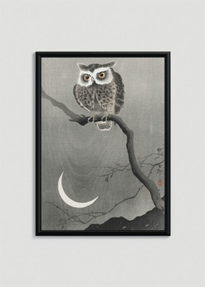 Plakat w drewnianej czarnej ramce: sowa i księżyc Ohara Koson japoński drzeworyt