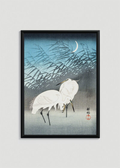 Plakat w drewnianej czarnej ramce: Dwa żurawie w świetle księżyca Ohara Koson
