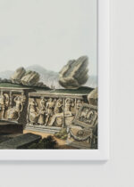 Zbliżenie na detale plakatu oprawionego w drewnianą białą ramkę od Plakatello®: XVIII-wieczne sarkofagi Luigi Mayer Orient