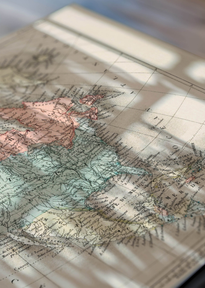 Zbliżenie na detale plakatu: stara mapa Ameryki Północnej Atlas Universel