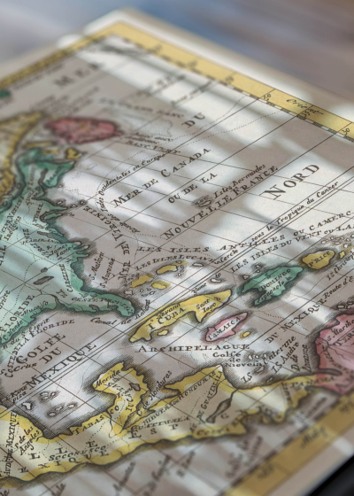 Zbliżenie na detale plakatu: historyczna mapa Ameryki XVII wiek vintage