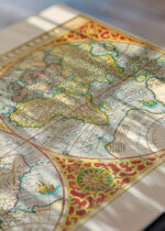 Zbliżenie na detale plakatu: stara mapa świata XVI wiek 1587 Orbis Terrae Mercator