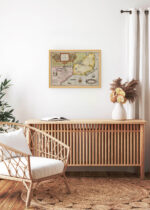 Aranżacja wnętrza, na ścianie wisi plakat w ramce: historyczna mapa Wirginii i Florydy USA XVI wiek