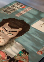 Zbliżenie na detale plakatu: aktor orientalny drzeworyt Toyohara Kunichika ukiyo-e